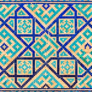 عکس کاشی کاری سنتی با خط کوفی بنایی (2)
